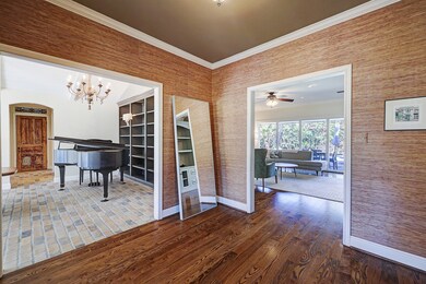 11926 Surrey Ln, Houston, TX 77024 - photo 5