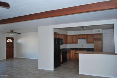 3323 W Flynn LN_4