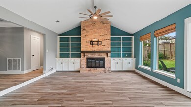 115 Dorado Dr, Friendswood, TX 77546 - photo 3