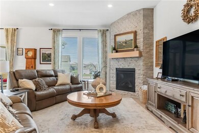 3116 SW Arbortree Dr, Lees Summit, MO 64082 - photo 4