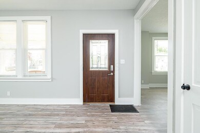 VBV_1024-Edit_312_W_CHARLES_ST_ENTRY