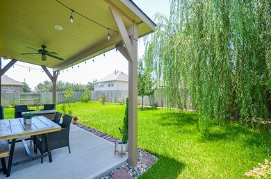 3808 Canterbury Park Dr, Pearland, TX 77584 - photo 6