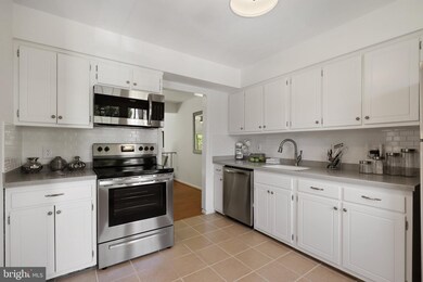 2923 Cashel Ln, Vienna, VA 22181 - photo 4