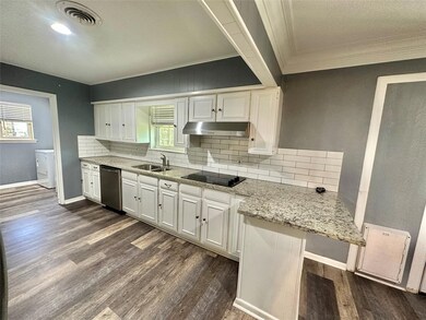 27 Scotsmeadow St, Gainesville, TX 76240 - photo 3