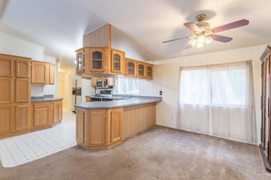 26 dining and kitchen