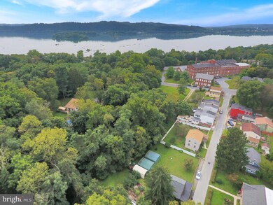 951 Plane St, Columbia, PA 17512 - photo 7