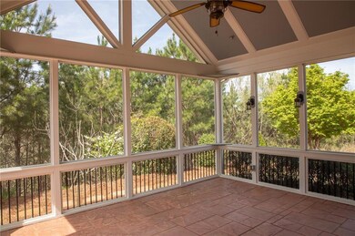 18 X 16 Screen Porch with fan, high vaulted ceilin