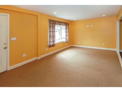 252 Holly Ln, Portsmouth, NH 03801 - photo 5