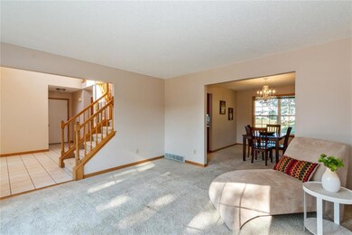 7622 Princeton Dr NE, Cedar Rapids, IA 52402 - photo 5