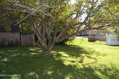 6814 Spourtland Dr, Louisville, KY 40228 - photo 2