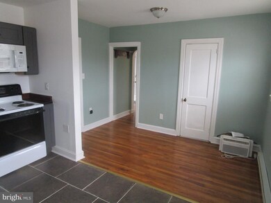 64 APT. 2REAR W Marshall Rd, Lansdowne, PA 19050 - photo 3