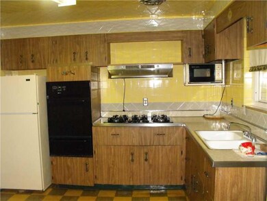Kitchen. Large Eat In Kitchen- comes with all your
