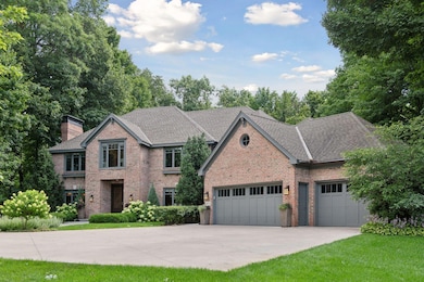 Seasonal lake views in Cottagewood