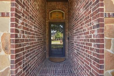 8900 Stone Top Dr, Fort Worth, TX 76179 - photo 4