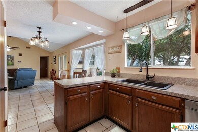 1402 Girard St, San Marcos, TX 78666 - photo 7