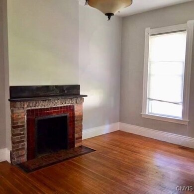 202 Green St, Syracuse, NY 13203 - photo 3