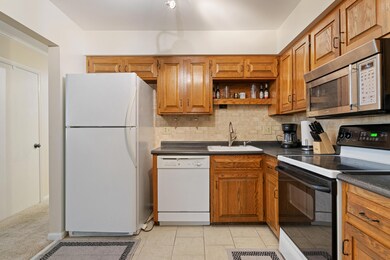 3406-Kim-Ct-Unit-B26-Roanoke-21