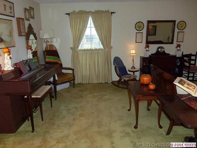 2408 Chapel Hill Rd, Bartlesville, OK 74006 - photo 4