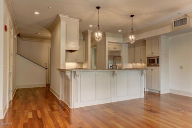 Kitchen/living