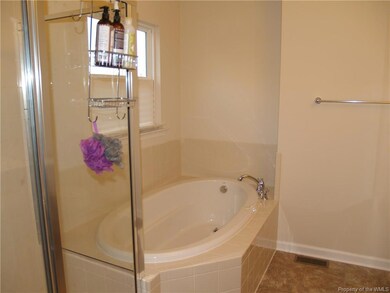 7637 Flowering Magnolia Ln, Quinton, VA 23141 - photo 5