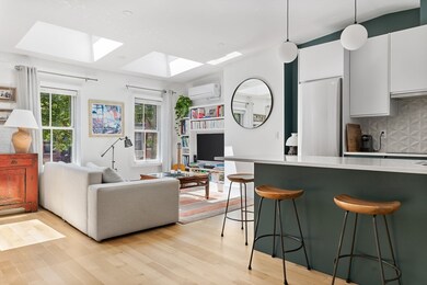 201 W Springfield St unit 3, Boston, MA 02118 - photo 2