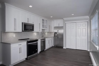 148 Cassa Loop unit 148, Holtsville, NY 11742 - photo 2