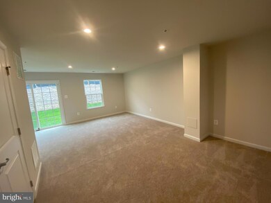 13 Gates Park Ct, Halethorpe, MD 21227 - photo 5