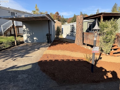 401 N Comstock Ave, Sutherlin, OR 97479 - photo 2