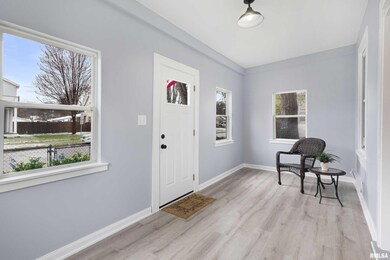 521 S Concord St, Davenport, IA 52802 - photo 2