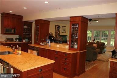 9411 Rosehill Dr, Bethesda, MD 20817 - photo 4