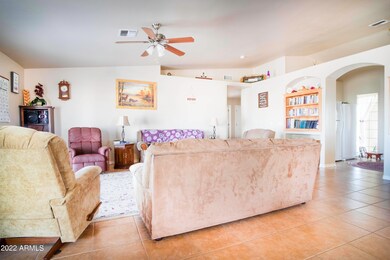 2145WLegendCtCG_Living