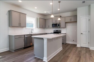 Compton View 3 Kitchen Premier Calm