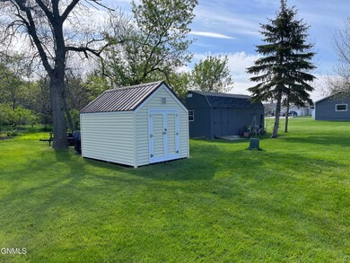 2306 5th St NE, Jamestown, ND 58401 - photo 6