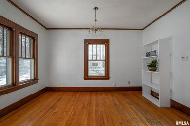 1926 Vine St, Davenport, IA 52804 - photo 4