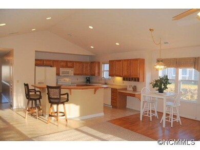 68 Winter Wren Cir, Hendersonville, NC 28792 - photo 5