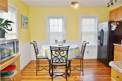 Eat in kitchen