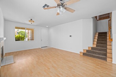 39221 Chantilly Ln-4