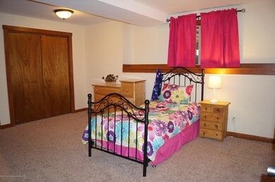 Bedroom 2.JPG