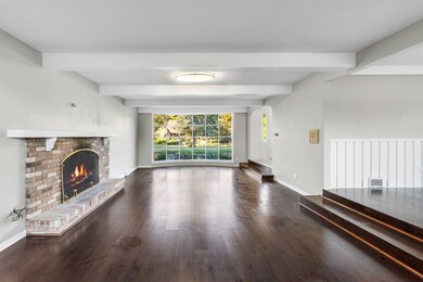 210 Oak Ln, Winthrop Harbor, IL 60096 - photo 5