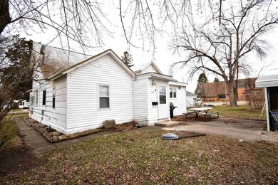 527 6th St, Jesup, IA 50648 - photo 4