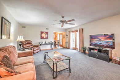 007_FAMILY ROOM