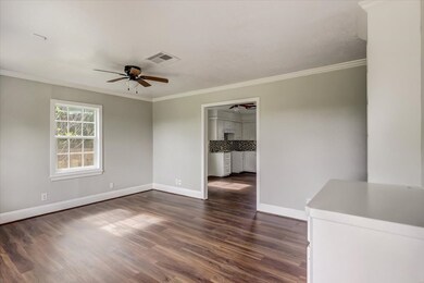 3316 Creston Dr, Houston, TX 77026 - photo 6