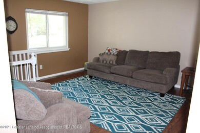 6009 Chesapeake Dr, Lansing, MI 48911 - photo 2