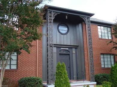 10 W 6th Ave unit 2C, Lexington, NC 27292 - photo 2