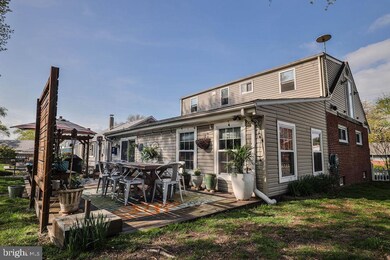 8438 Bay Dr, Pasadena, MD 21122 - photo 3