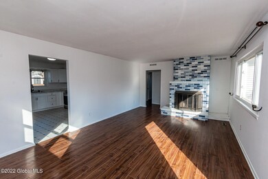 5 Lee Ave-22