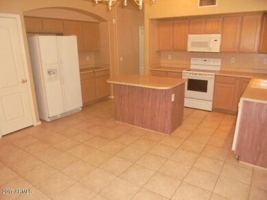 AZ00496-170619-007-kitchen