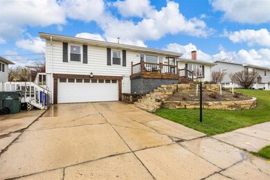 2713 Hickory Dr SW, Cedar Rapids, IA 52404 - photo 2