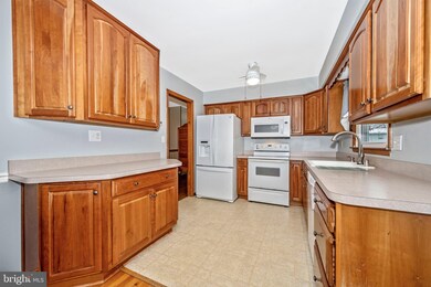 1406 Carroll Ct, Woodbine, MD 21797 - photo 7