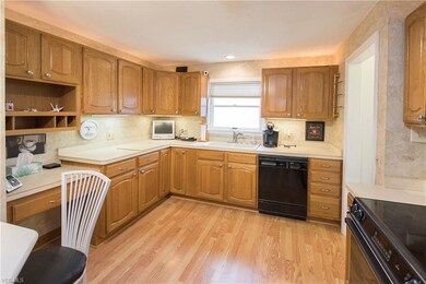 8100 Lynway Ave, Olmsted Falls, OH 44138 - photo 2